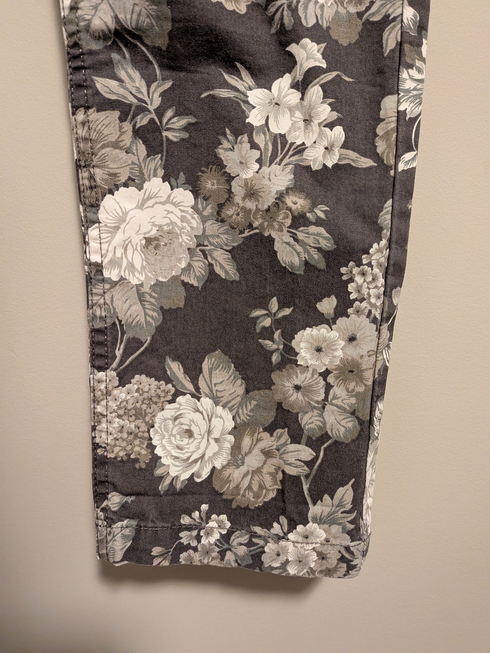 Low Rise Floral RIG - Utility Pant - Picture 4 of 10
